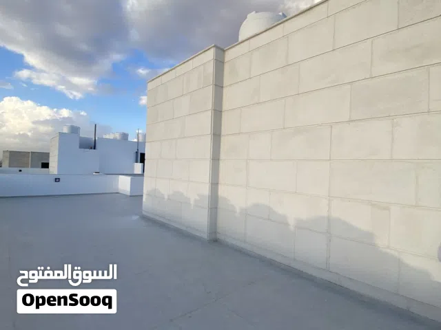 200 m2 4 Bedrooms Apartments for Sale in Zarqa Madinet El Sharq