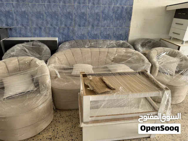 صالونات وأرشيف مكتبي وقطع فرش وثلاجة