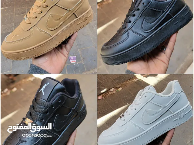 كله موجود مقاسات من 36_40 والسعر خيااال تسوقوا الآن80696757 يوجد لدينا خدمة توصيل سرريعة