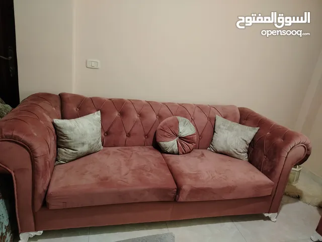 كنب صالون تفصيل  للبيع بحاله جيده جدا مستعمل اشي بسيط