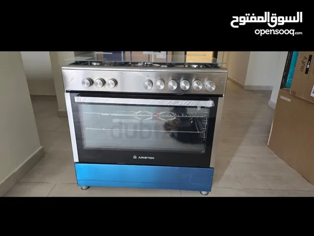Brand NEW, never used Gas Oven with bill and warranty. Brand Ariston free standing 90cms. 5 burner.