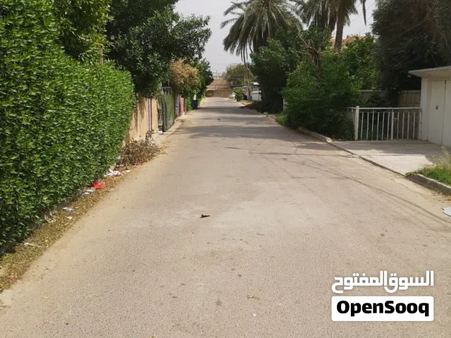 للبيع قطع من بيت مع مشتمل بسعر مناسب