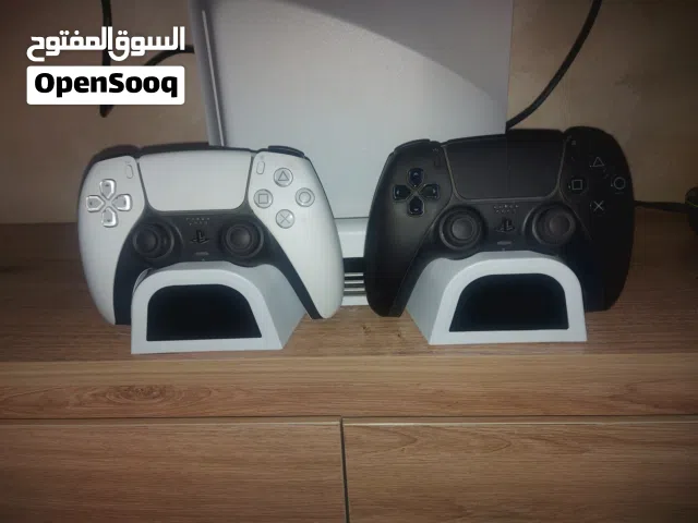 جهاز بلايستيشن 5 سليم نسخه سي دي واحد تيرا الجهاز متوفر معاه كل مشتقاته بالاضافه الي دراعين اصلي
