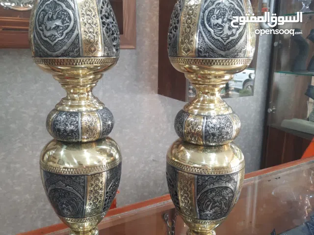 شمعدان فُقّاعي عالي الجودة بنقشٍ محفور، من صناعة الحرفيين