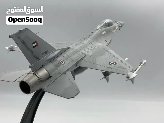 F-16 مجسم للزينة