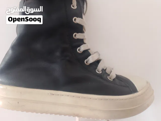 حذاء نادر من شركة ريك اوينز جلد طبيعي ٪ السعر 750.000وبيهة مجال