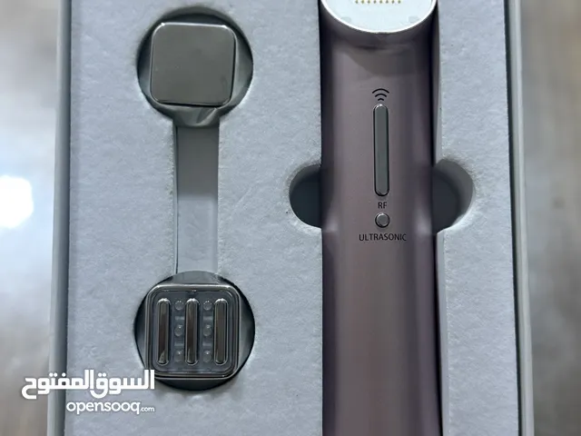 جهاز تجميل منزلي للبشرة RF (ترددات راديوية): لشد البشرة وتحفيز الكولاجين.