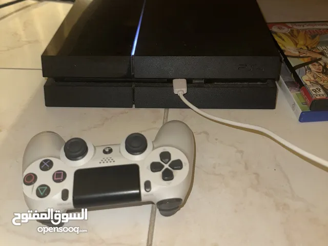 PS4 with One white controller and GTA5 CD