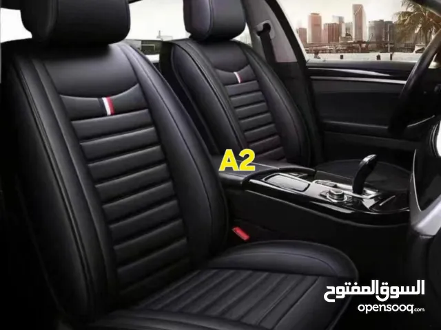غطاء مقاعد السيارة الفاخر Premium Leather مصنوع من جلد فاخر مقاوم للخدش والاتساخ تصميم مبطّن ومريح .