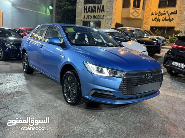 BYD QIN 2023 بتمشي بالشحنه الواحده 405 KM مكفوله ثلاث سنوات او 50 الف عداد صفر اقساط او كاش