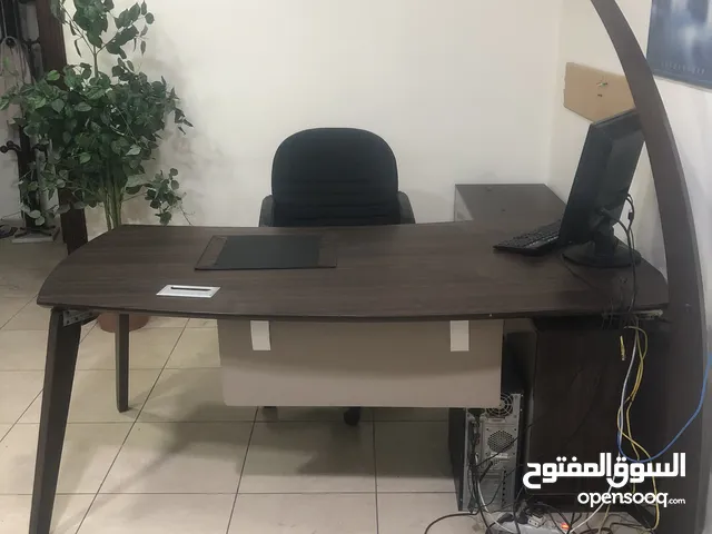 مكتب مدير مع كرسي مع خزانة ملفات خشب بني قشرة بلوط