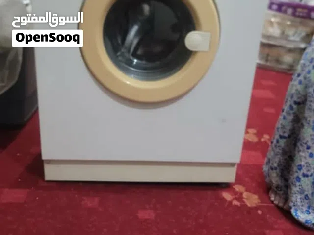 غساله توماتيك شبه جديد 7 كيلو اشترتها ب 160 الف وعتبيع ب 60 الف سبب البيع سفر للحجز او الاستفسار