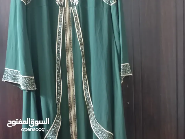 فستان سهره لون بيج و عدد 2قفاطين