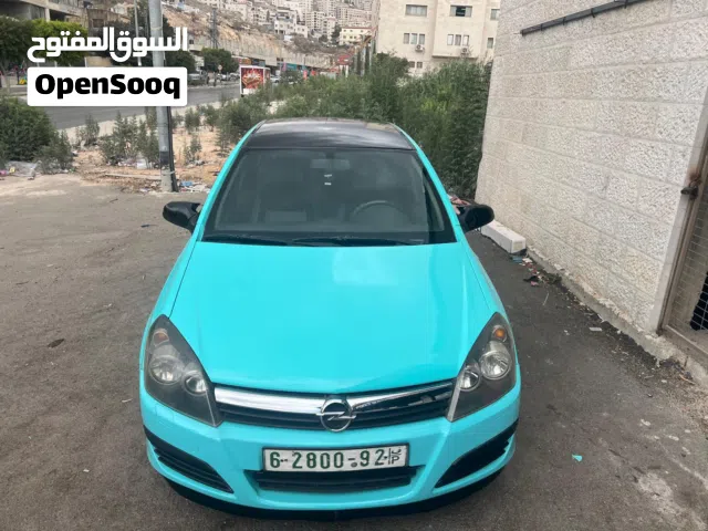 2006 أوبل استرا Standard