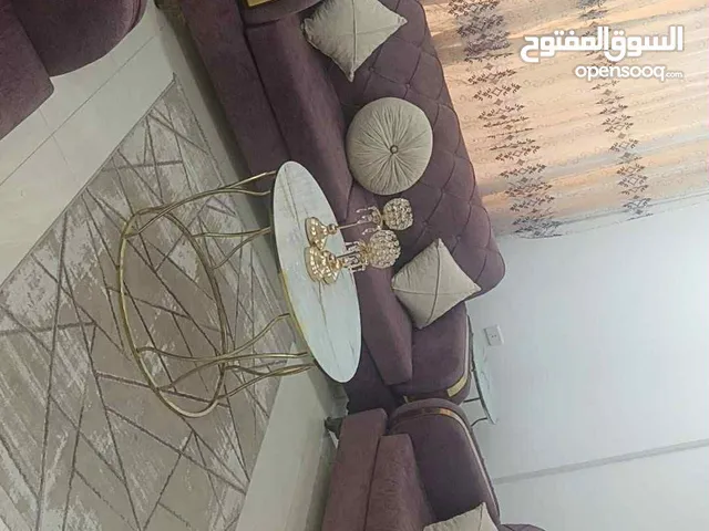 طقم كنب ضيوف مع طقم طاولات