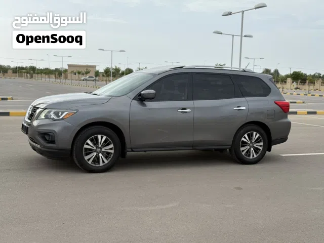 2017 نيسان باثفايندر SL
