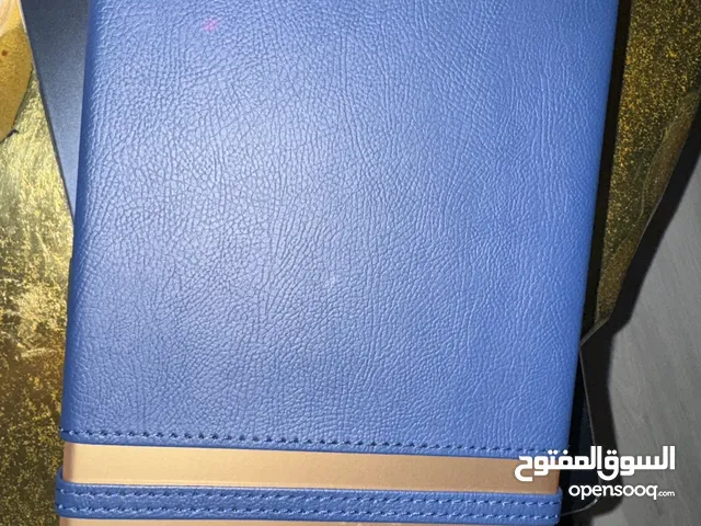اي فون مطلي ذهب جديد مع كل المحتويات سعر مغري جدا جدا