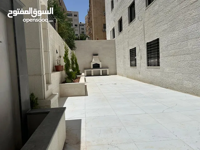 235 m2 4 Bedrooms Apartments for Sale in Amman Khalda