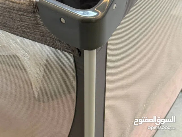 سرير وكرسي أطفال للبيع