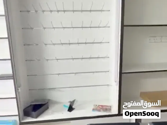 ديكور وارفف محل موبايلات للبيع