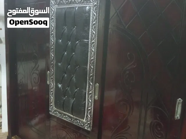 غرفه نوم كامله دولاب جرار ثلاث ضرف وسرير كبير معاه المولا وسراحه بلمريا واتنين كمدينو  جاهزه