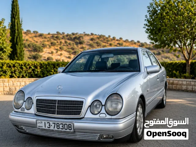 1999 مرسيدس بنز الفئة-E E 200