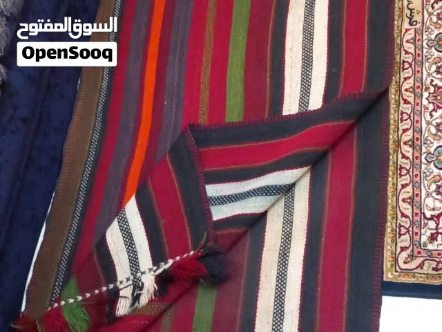 بساط عربي قديم صناعه يدويه من صوف الغنم عمره اكثر من 60 سنه