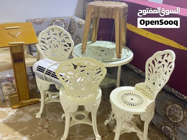 ميز طعام بلاستك