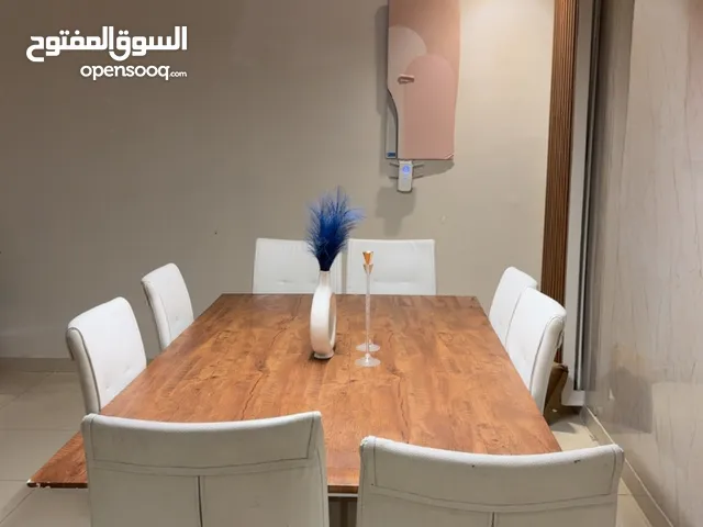 طاولة طعام