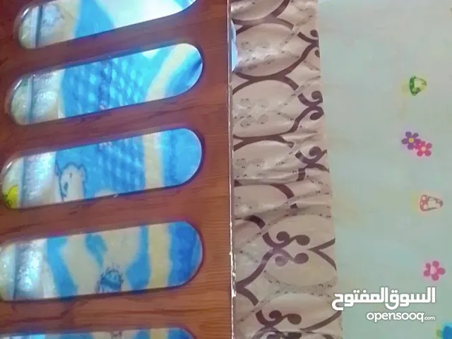 تخت اطفال خشب زان بحاله ممتازه معو فرشه التخت