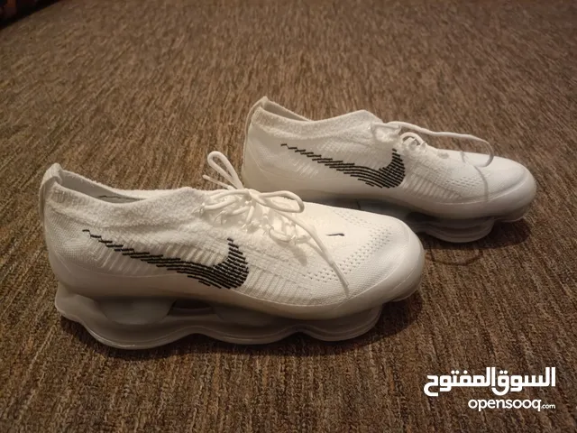 45 Sport Shoes in Misrata