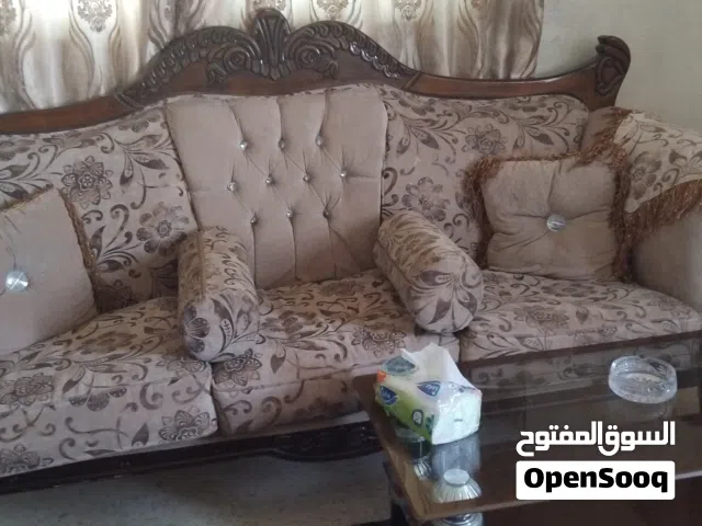 طقم كنب مستعمل نظيف مع الطرابيزات
