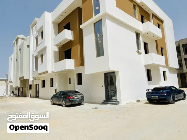 شقه ارضيه 3وجهات نص تشطيب فسراج طريق لمشتل بلقرب من زاد نافع