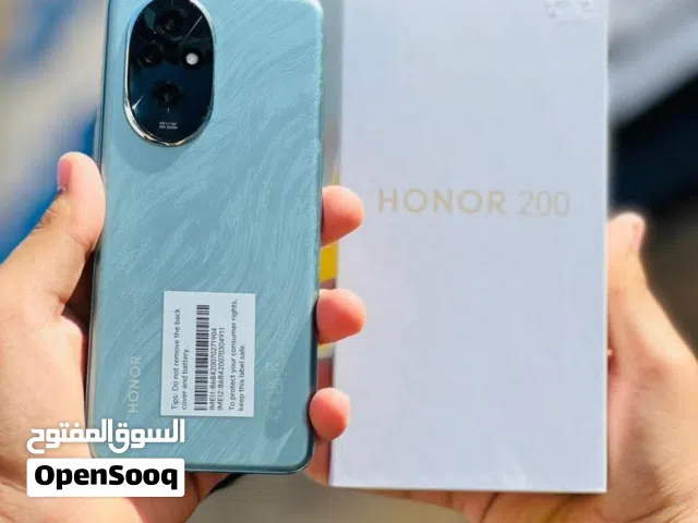 هونور 200 مستعمل بحالة ممتازة بالكرتونة 256 جيجا 12 رام