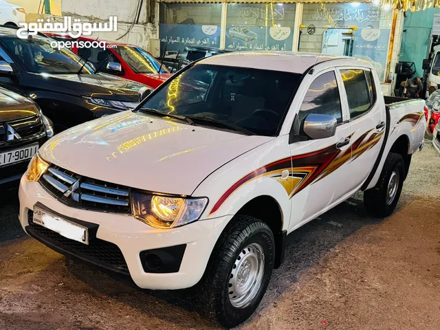 متسوبيشي L200 2013 بحالة ممتازة