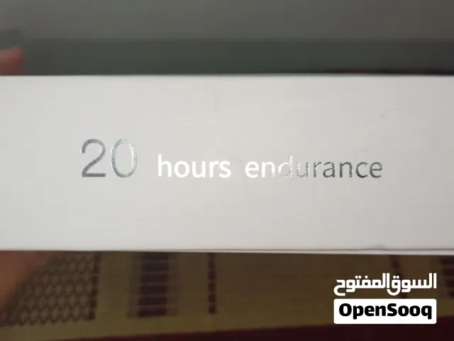 هذه سماعة لاسلكية من شركة Aspor موديل A618، وتصميمها يشبه سماعات الرأس الكبيرة مع دعم صوت 3D Surroun