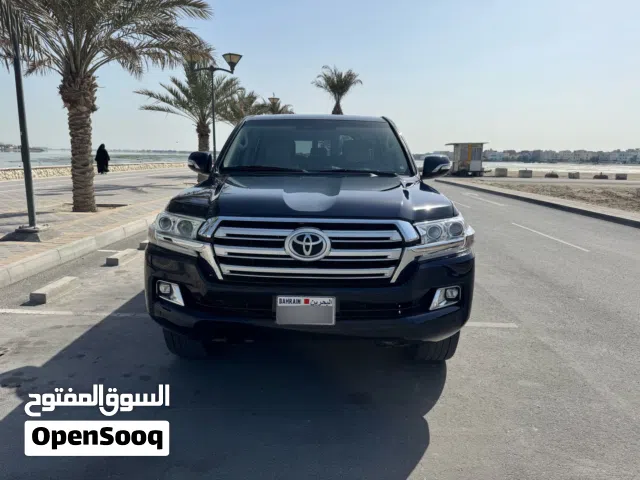 Toyota Land Cruiser 2016 Gxr V6 for sale in good condition.