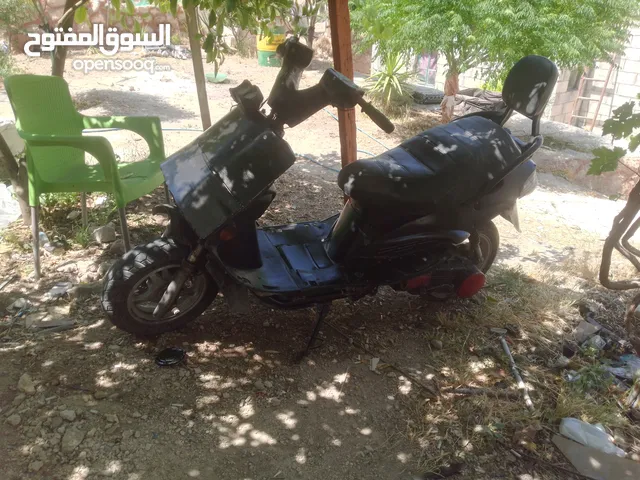دراجه نضيفه كل اشي شغال