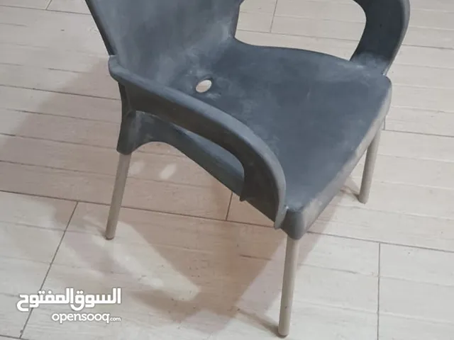 كرسي بلاستيك