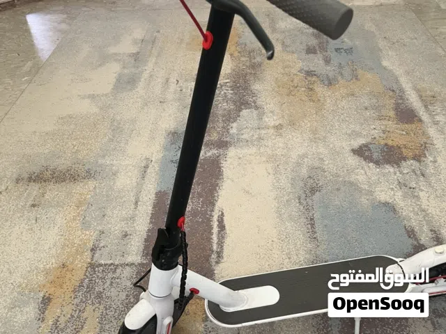 سكوتر كهربائي بجوده نظيفه تريد فقط عجله اماميا فقط سكوتر يعتبر جديد لا تريد اي شي تاني
