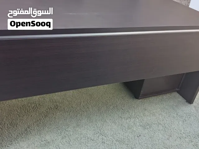 مكتب بحالة ممتازة