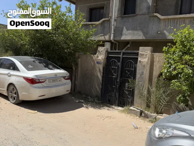 منزل ارضي في زناتة الجديدة بالقرب من مسجد الطابية