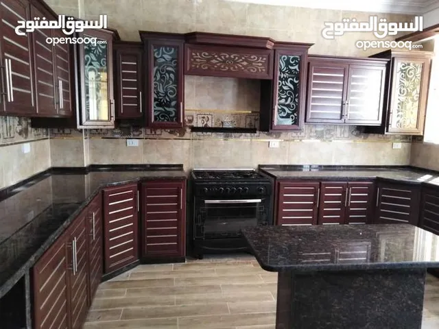 210 m2 5 Bedrooms Townhouse for Sale in Zarqa Shomer
