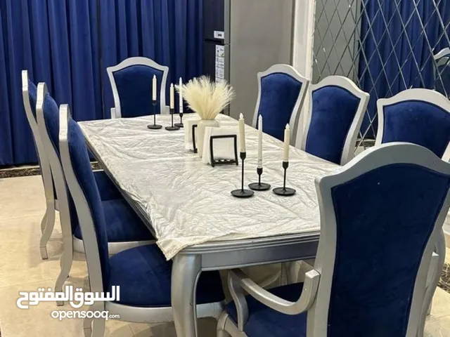 بيع طاولة طعام من خشب الزان