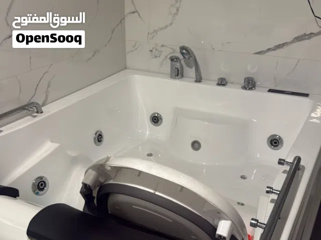 جاكوزي شغال وجديد زلغ مافيه وشغال