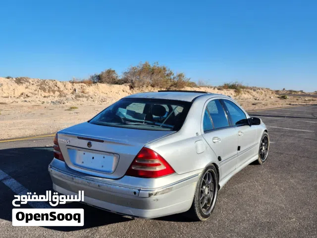 2004 مرسيدس بنز الفئة-C C 320