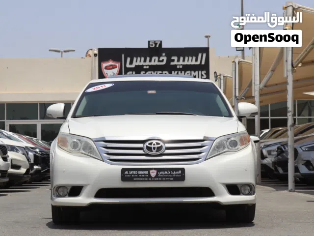 2011 تويوتا افالون Limited