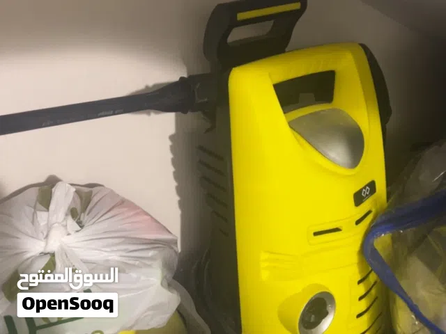 مضخه  ماء قويه جدا لغسيل الأحواش والأبواب الخارجيه المرتفعه والسيارات