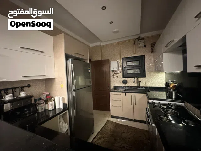 شقه في القاهره الجديده بجوار مدينتي  في كمبوند راقي جدا