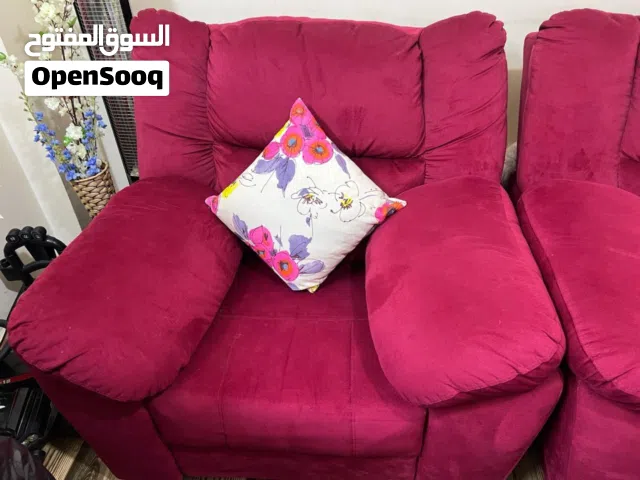 كنب للبيع مشتعمل في حالة جديد والبيع لسبب النقل ضروررري